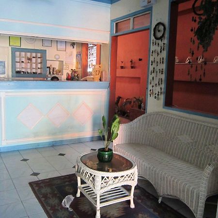 Coastal Inn ドゥマゲティ エクステリア 写真